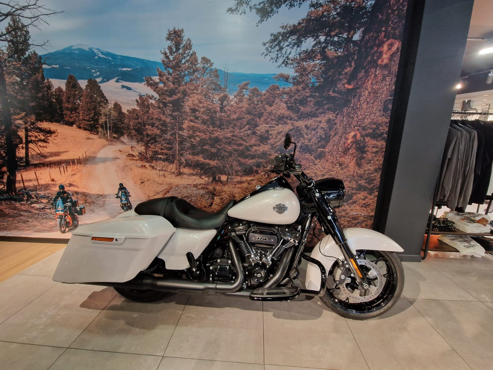 Road King Special | Ano: 2024 | kms: 608 | Preço: 29.990€